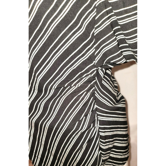 White House Black Market Striped Batwing Top - Size Medium - Picture 8 of 10